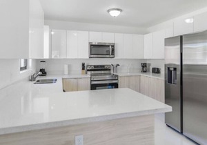 ★Fantastic Brand New Duplex 3 BR/2 Bathrooms★