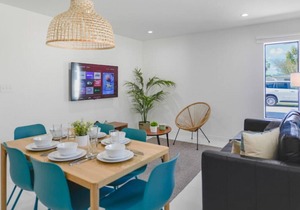 ★Fantastic Brand New Duplex 3 BR/2 Bathrooms★