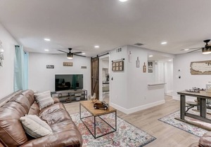 *Farmhouse 2/2 Renovated Condo 6 mins from IMG*