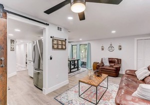 *Farmhouse 2/2 Renovated Condo 6 mins from IMG*