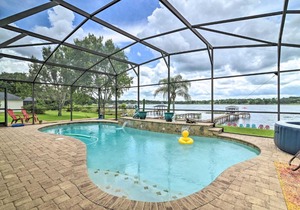 Florida Family Home with Dock on Saw Mill Lake!