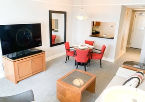 Four Seasons Apartment ask for upgrade 1/5-1/11