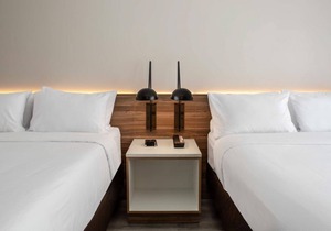 Free Airport Shuttle w/2 Gorgeous Accommodations | Outdoor Pool + Free Parking