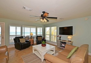 Free Daily Activities🚤🎣👙| PRIVATE BEACH, Spacious Beachfront Townhouse☀️⛱🌊