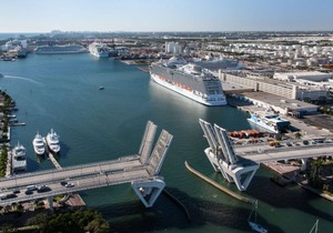 Friend Reunion. Close to Airport, Near downtown Ft. Lauderdale & Entertainment