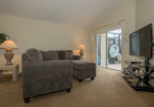 Gated Community, private pool and only 10min to Disney!!