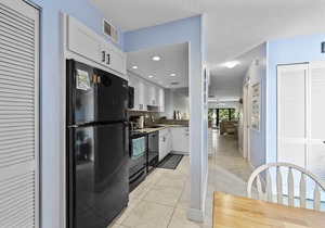Gated Community Townhome with Private Beach, Pool, and Tennis Courts!