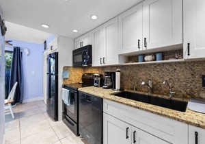 Gated Community Townhome with Private Beach, Pool, and Tennis Courts!