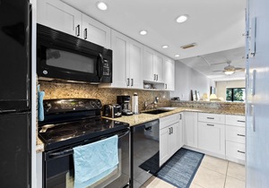 Gated Community Townhome with Private Beach, Pool, and Tennis Courts!