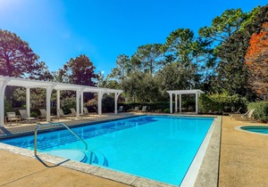 Golf-course home with lake view, central AC, & W/D - near beach