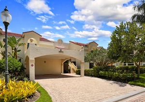 Gorgeous Condo in Pelican Bay