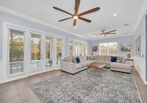 Gorgeous Family Villa With Games Room and Covered Pool