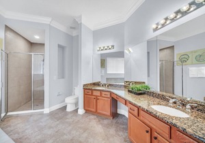 Gorgeous Family Villa With Games Room and Covered Pool