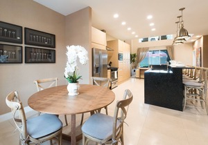 Gorgeous Home! Near Disney w Free Parking, Free Wi-Fi Pool Family Friendly!