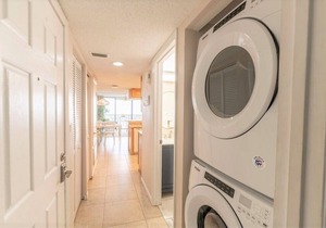 Gorgeous TOP floor unit w/HUGE Oceanfront Balcony