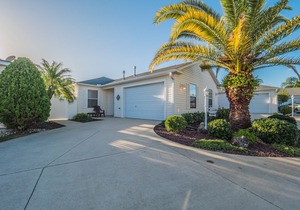 Great Location! Near Lake Sumter Landing!
