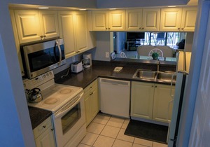 Great Relaxing Overnight Stay! Kitchenette, Free Parking, 2 Tennis Courts