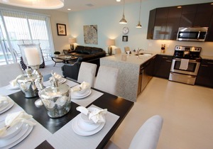Great Resort Amenities, Pet-Friendly 3BR Serenity Townhome Near Disney | Splash Pool | Balcony