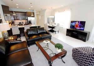 Great Resort Amenities, Pet-Friendly 3BR Serenity Townhome Near Disney | Splash Pool | Balcony
