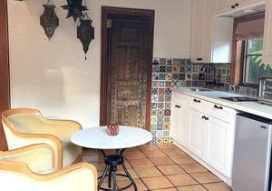 Guest Casita in Coconut Grove a block from Biscayne Bay,Charming Spanish Style!