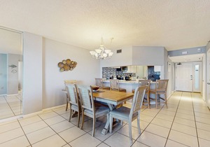 Gulf and beachfront condo w/marvelous views, shared pool and hot tub