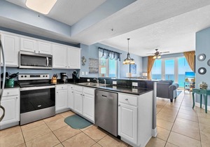 Gulf-front corner unit. 5th floor. Beach service during season!