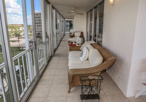 Gulf front condo w. incredible views, resort pool