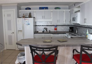 Gulf Front, Top Floor End Unit with Front & Side View of Gulf