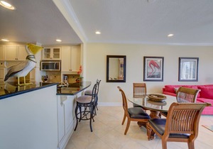 Gulf View Condo with Easy Access to Gulf, Sound and Pool.
