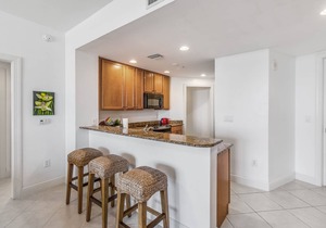 Harbour Haven: Waterfront Condo with Marina Views