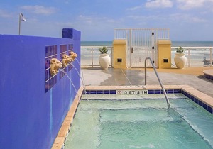 Hear the Atlantic waves in this Studio resort apt in Ormond Beach with vacation amenities