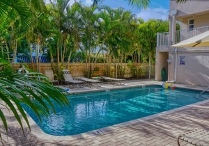 Historic Pass-A-Grille Beach Club Gulf Way 701-5