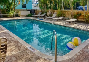 Historic Pass-A-Grille Beach Club Gulf Way 701-5
