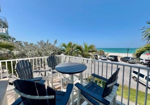 Historic Pass-A-Grille Beach Club Gulf Way Pool
