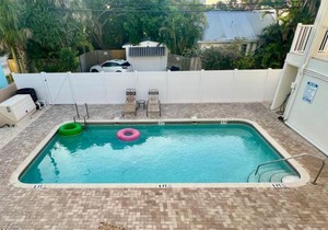 Historic Pass-A-Grille Beach Club Gulf Way Pool