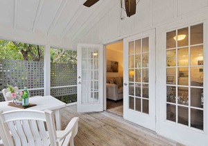 Historic PO Cottage Garden Suite Steps to Beach - Casual Lux Décor - Jensen's "On the Gulf" 6