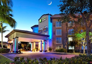 Holiday Inn Express Naples Downtown 5th Avenue