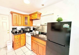 Hollywood Boardwalk Studio Fully Equipped Kitchen