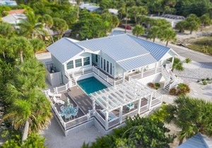 Homes-307 Gasparilla Street by RedAwning