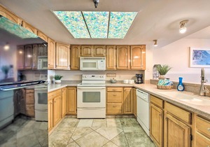Hudson Resort Condo w/Gulf Views & Beach!