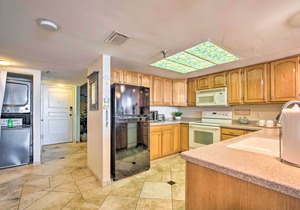 Hudson Resort Condo w/Gulf Views & Beach!