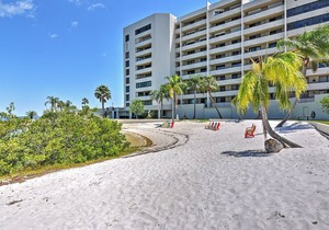 Hudson Resort Condo w/ Gulf Views & Beach!
