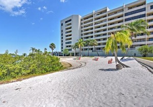 Hudson Resort Condo with Gulf Views and Beach!