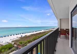 Huntington By The Sea 402 - Gulf Front, Community Pool, Free Beach Service!