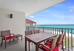 Huntington By The Sea 402 - Gulf Front, Community Pool, Free Beach Service!