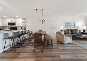 Huntington By the Sea 306. Gulf Front, Community Pool, Free Beach Service.