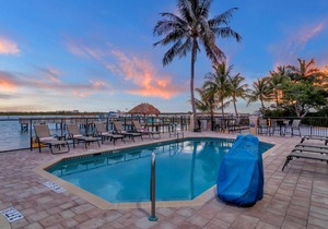 Hutchinson Island Hotel