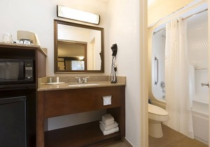 Incredible Deal! 2 Awesome Units, Near Hawks Landing Golf Club, Outdoor Pool