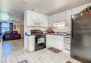 Incredible Whole Condo with Heated Pool and Jacuzzi Next to Venice Island/Beach