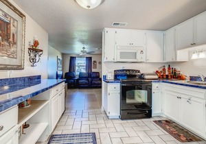 Incredible Whole Condo with Heated Pool and Jacuzzi Next to Venice Island/Beach